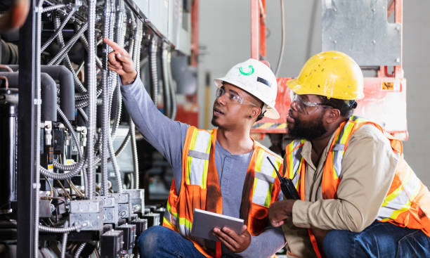 Best Local Electrician Companies  in Houghton, MI